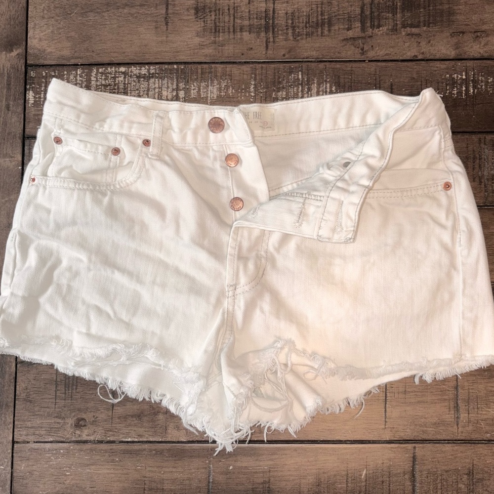 Free People We The Free Button fly White Cut Off Shorts 31